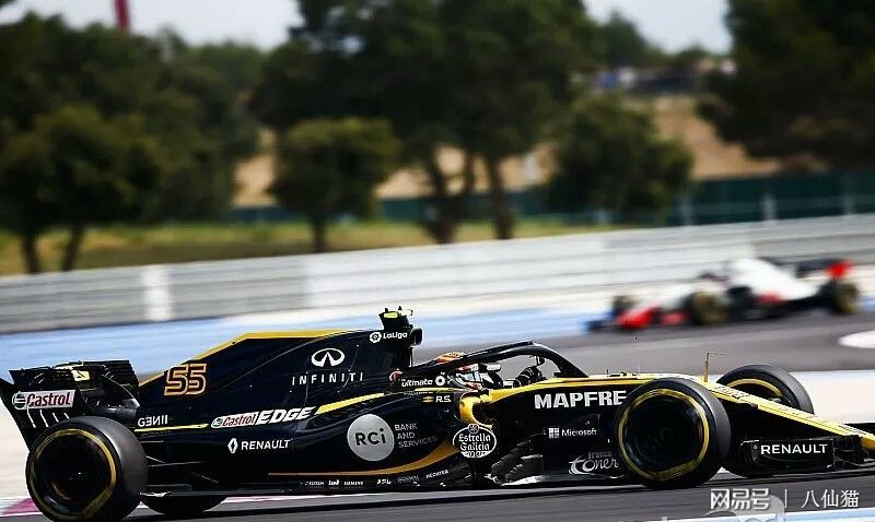 梅赛德斯完胜迈凯伦，塞恩斯带队取胜