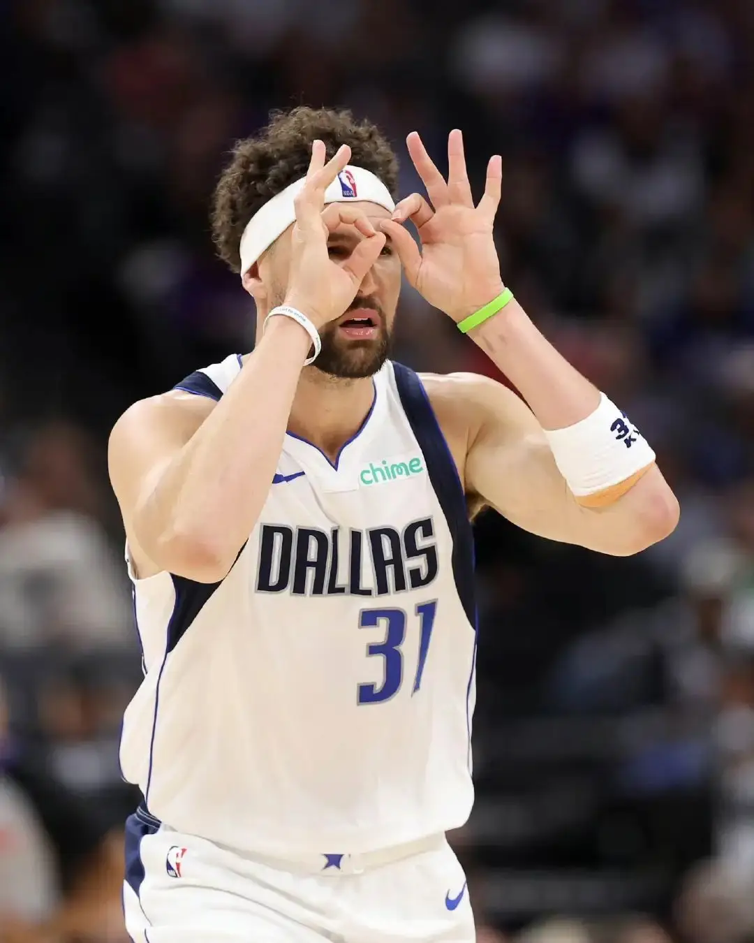 湖人鏖战独行侠，莫兰特关键制胜