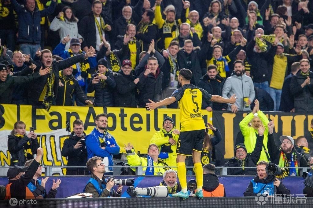 阿什拉夫爆发，多特蒙德淘汰赛过关威尔士