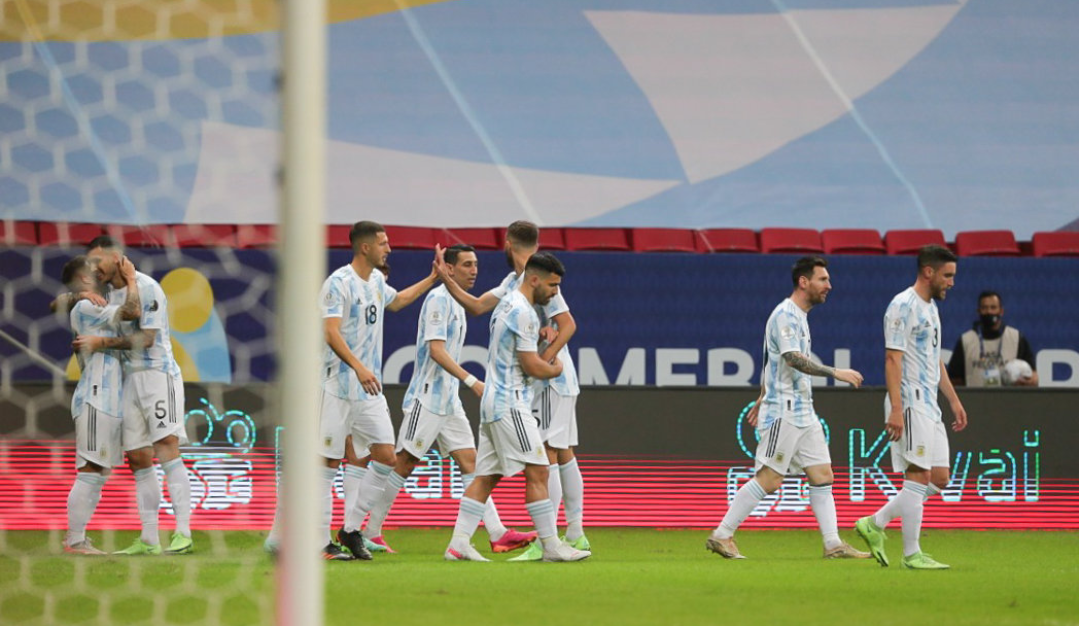 巴拉圭对阵巴黎，戈麦斯展现巨星价值