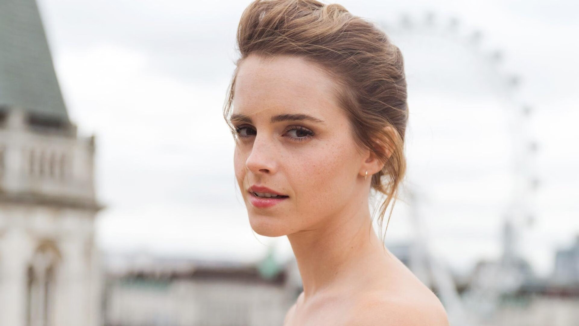 曼联强势冲垮克罗地亚,三笘薰化身关键先生